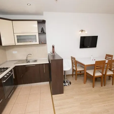In With Sea View, Balcony, Air Conditioning, Wifi 3340-9 Apartment Pisak